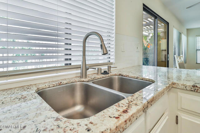 26914 Deerweed Trail, Calabasas CA: https://media.crmls.org/mediaz/a1d9a819-eea1-4785-a48b-5aeb1fc54016.jpg