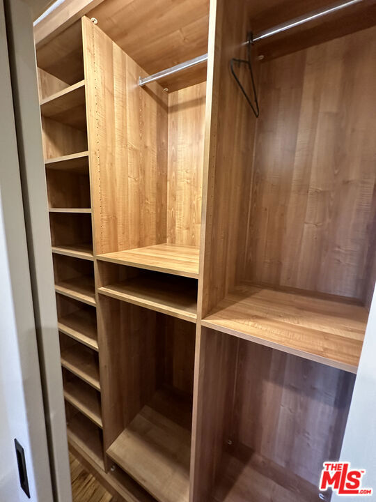 27 18th Avenue, Venice CA: https://media.crmls.org/mediaz/a1d9b4dd-afee-40f5-8306-609c01574d88.jpg
