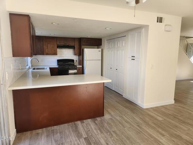 Detail Gallery Image 3 of 13 For 102 E Ventura St a,  Santa Paula,  CA 93060 - 3 Beds | 1/1 Baths