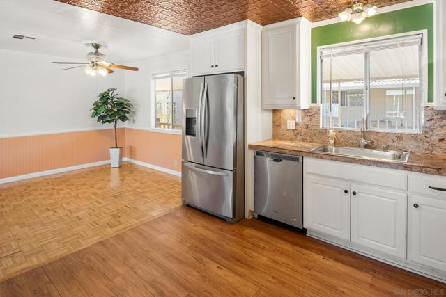 2700 Valley Parkway, Escondido CA: https://media.crmls.org/mediaz/a1da31ad-f5fb-424f-b73a-7b93d9699584.jpg
