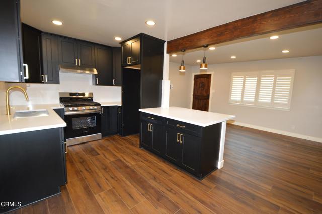 2009 Buena Vista Drive, Camarillo CA: https://media.crmls.org/mediaz/a1da6b3d-7c74-4b8d-8734-579c30c0681b.jpg