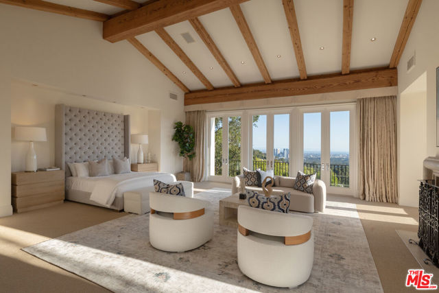 8 Bed Home for Sale in Los Angeles, California