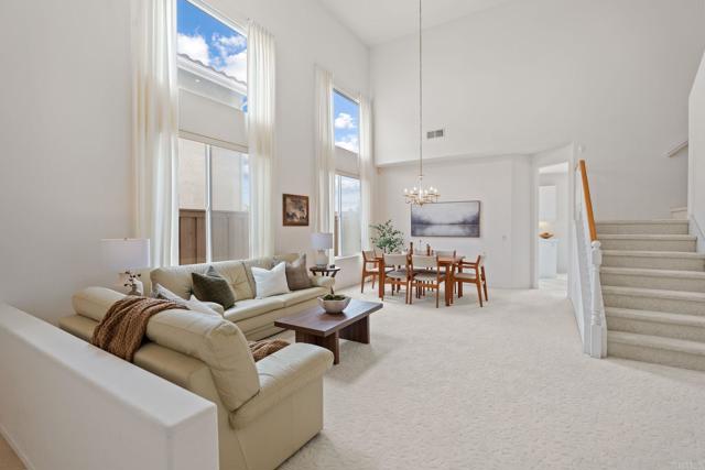 Detail Gallery Image 4 of 43 For 5711 Fallenwood Ln, San Diego,  CA 92121 - 5 Beds | 3 Baths