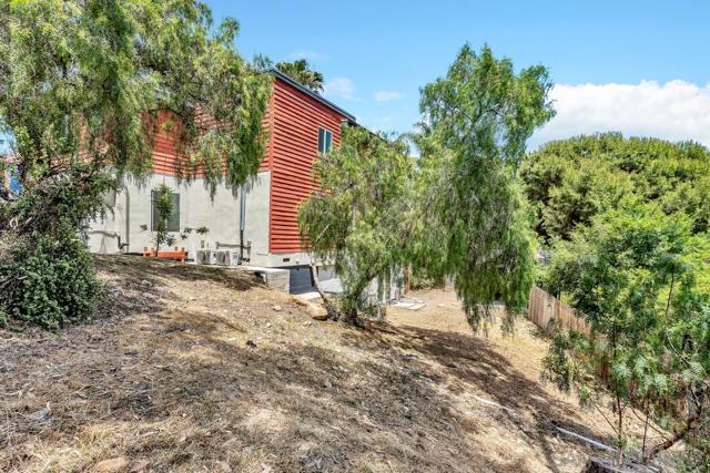 1003 Hayes Ave, San Diego CA: https://media.crmls.org/mediaz/a1dad5aa-5a23-4302-99de-890d3b08c87e.jpg