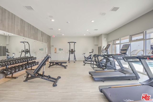 160 S Ventura Avenue, Ventura CA: https://media.crmls.org/mediaz/a1dba063-2c48-4ebf-b0ec-6f8f3268d966.jpg