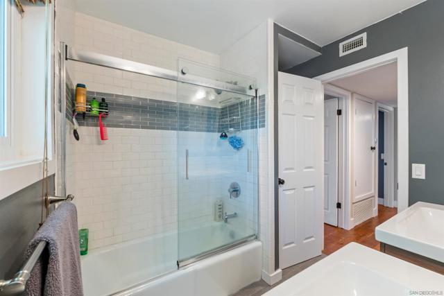 17924 Saint Andrews Dr, Poway CA: https://media.crmls.org/mediaz/a1dc06df-d307-486b-952a-697d65f5ab0e.jpg