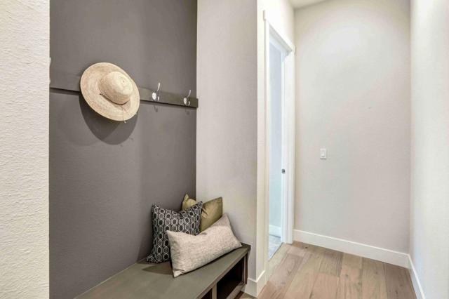 Image 17 of 37 For 110 Waterstone Court