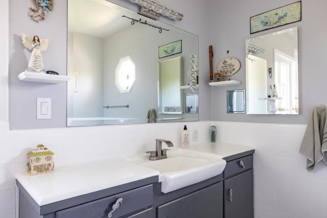 27302 Highway 1, Carmel CA: https://media.crmls.org/mediaz/a1dd05ee-e62a-4d8a-ab94-2b49b5f5e393.jpg