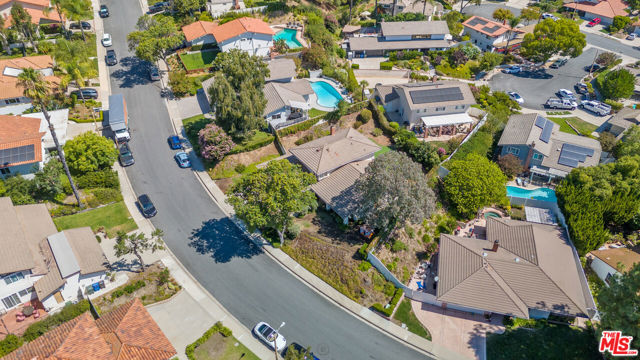 1943 Stonesgate Street, Westlake Village CA: https://media.crmls.org/mediaz/a1ddb519-7f66-48b1-9552-f1d43eae5ecd.jpg