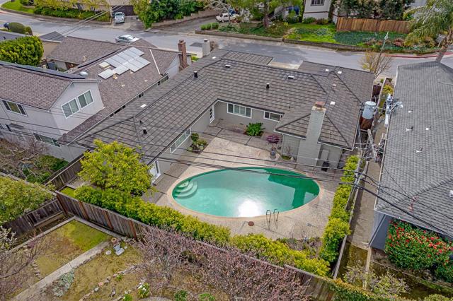 712 Foothill Drive, San Mateo CA: https://media.crmls.org/mediaz/a1de3e09-50fc-40c9-b2b7-06886f31b266.jpg