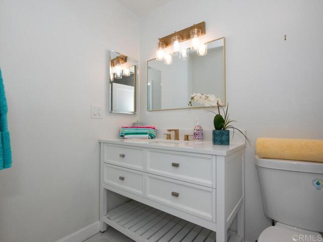 2525 Jefferson Street, Carlsbad CA: https://media.crmls.org/mediaz/a1df1e55-ba49-44ca-a0d5-1b36af5daf8c.jpg