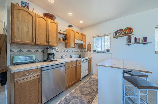 394 Mesa Road, Salinas CA: https://media.crmls.org/mediaz/a1df7065-ac6d-43a7-a56a-9f90fc61fc25.jpg