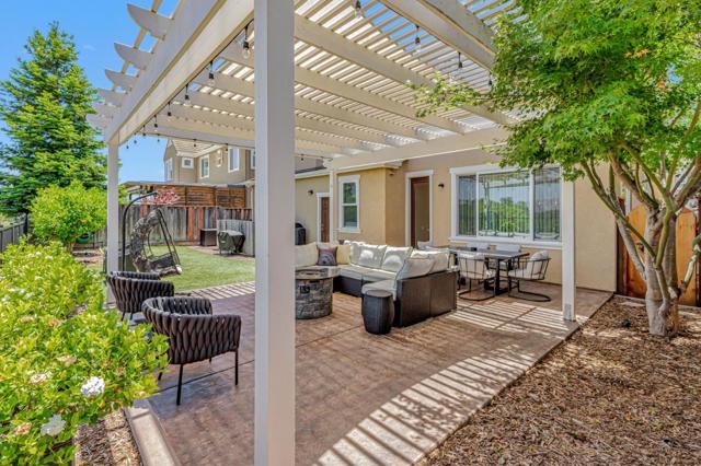 5812 Cajon Way, Gilroy CA: https://media.crmls.org/mediaz/a1e021e3-c4d2-4c6f-af5a-d00a39cd63ed.jpg