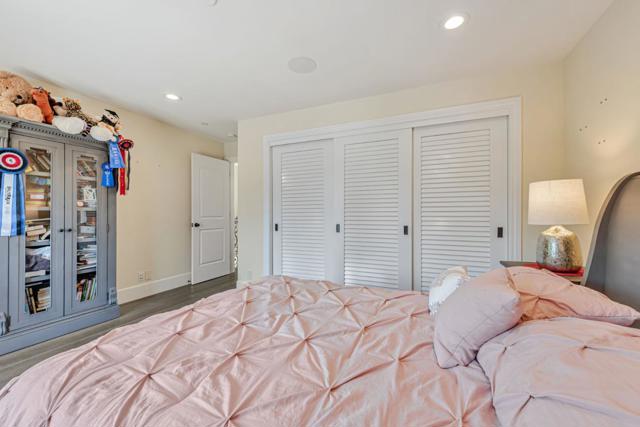 1998 Camino A Los Cerros, Menlo Park CA: https://media.crmls.org/mediaz/a1e04654-f840-4a9e-9c6d-2621b207f7b6.jpg