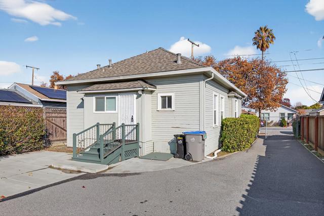 935 S 7th Street, San Jose CA: https://media.crmls.org/mediaz/a1e079f6-eaa3-405c-98ed-8db2b975b47a.jpg