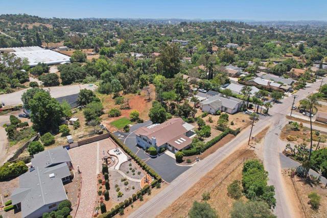 Detail Gallery Image 57 of 69 For 1917 Friendly Dr, Vista,  CA 92084 - 4 Beds | 3 Baths