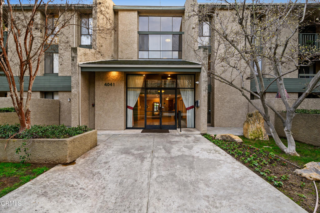 4041 Via Marisol 110, Los Angeles, CA 90042
