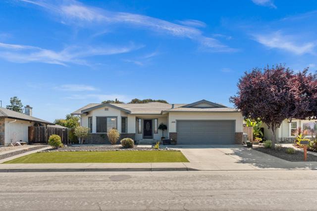 1031 Trinity Drive, Hollister CA: https://media.crmls.org/mediaz/a1e1e975-05e6-4b3d-aa36-9d568c11611d.jpg