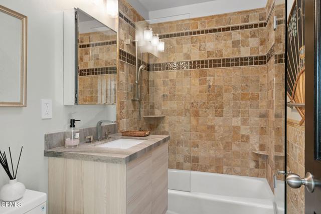1322 Weymouth Lane, Ventura CA: https://media.crmls.org/mediaz/a1e205b9-5aff-4502-9ee2-8411952a00a6.jpg