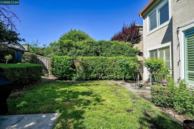 125 Coriander Ct, San Ramon CA: https://media.crmls.org/mediaz/a1e36fbb-0115-44b1-b5fe-47d0b2fac05c.jpg