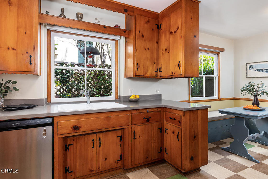 1024 E Walnut AvenueBurbank img 21