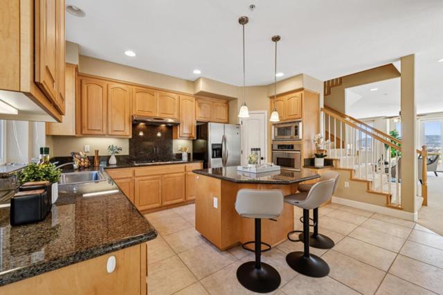 58 Pointe View Place, South San Francisco CA: https://media.crmls.org/mediaz/a1e4c6b6-afb4-42c6-9410-65198001d6d1.jpg
