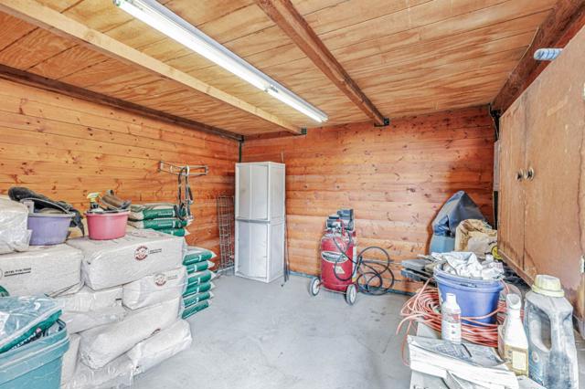 560 Tevis Trail, Hollister CA: https://media.crmls.org/mediaz/a1e68f4a-741f-424d-9dd6-744c41df8ddc.jpg