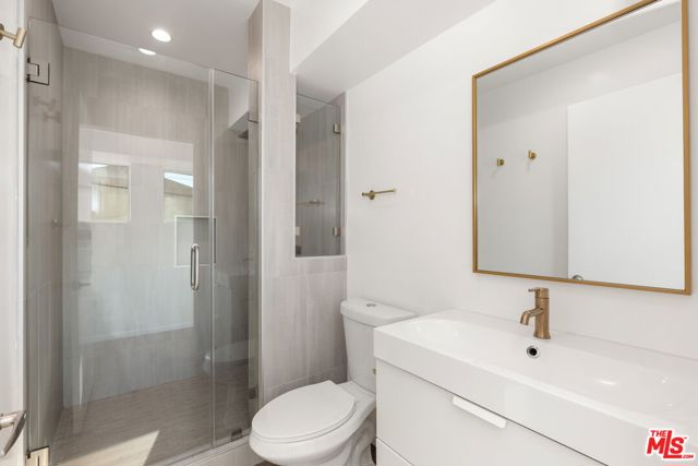 1244 14th Street, Santa Monica CA: https://media.crmls.org/mediaz/a1e6a337-faa9-4499-ad35-cc11038d7e0d.jpg