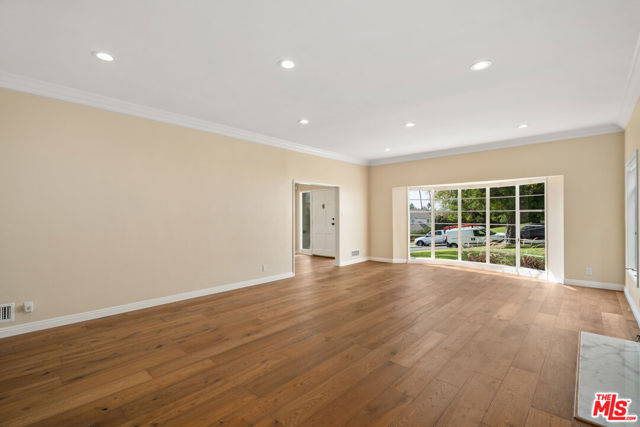 2332 Nottingham Avenue, Los Angeles CA: https://media.crmls.org/mediaz/a1e7a20f-847e-4a4a-82f5-ff5022430164.jpg