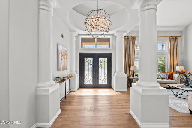 48 Golden Glen Drive, Simi Valley CA: https://media.crmls.org/mediaz/a1e82a1f-c5a2-4c6d-a83c-4e1d60abc8ec.jpg