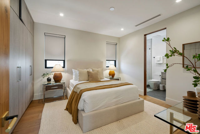 4299 Elmer Avenue, Studio City CA: https://media.crmls.org/mediaz/a1e9289f-c405-4e91-a0fc-d2b2263c5f44.jpg