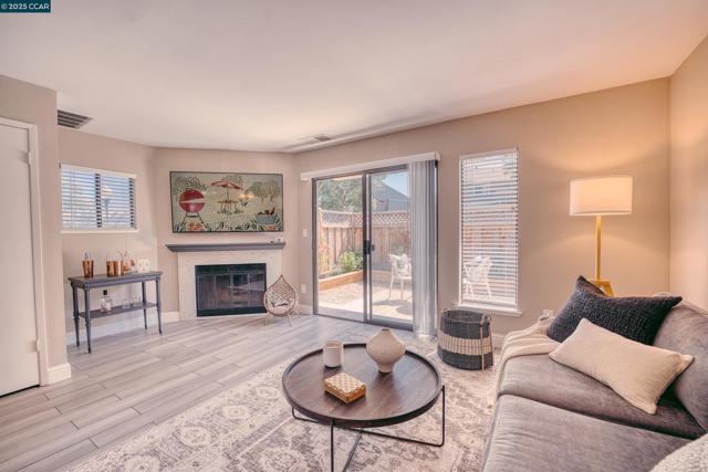 1821 Paseo Laguna Seco, Livermore CA: https://media.crmls.org/mediaz/a1e9cbe3-31d8-4873-bd8e-dda31bb3af0b.jpg