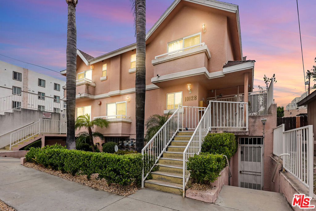 10128 Hillhaven Avenue #105