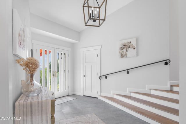 28329 Foothill Drive, Agoura Hills CA: https://media.crmls.org/mediaz/a1ea04a4-c534-43f6-9e89-5dffb134bc45.jpg
