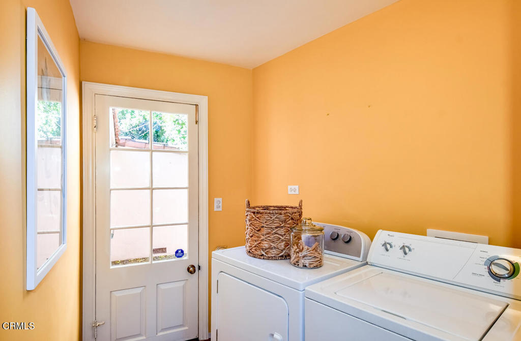 https://media.crmls.org/mediaz/a1eabce1-b85e-4894-b6d0-5375f950d174.jpg?preset=X-Large