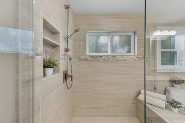 1426 Chestnut Street, San Carlos CA: https://media.crmls.org/mediaz/a1ebed78-6ee5-4478-9096-22b5b3ac7f06.jpg