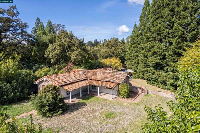 2339 Tice Valley Blvd, Walnut Creek CA: https://media.crmls.org/mediaz/a1ec472d-ef53-4653-9ec0-94bd195378c6.jpg