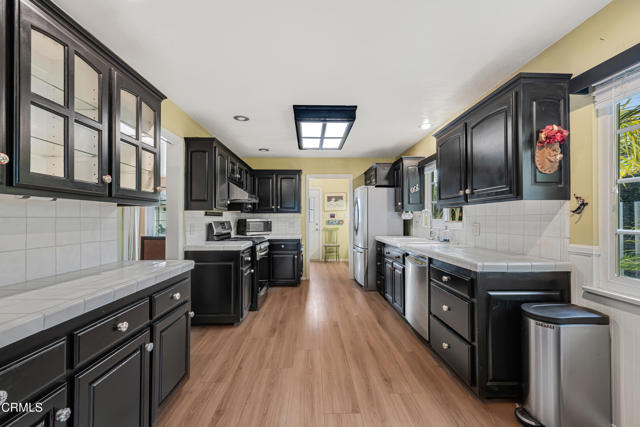 Detail Gallery Image 9 of 41 For 218 Palomares Ave, Ventura,  CA 93003 - 2 Beds | 2 Baths