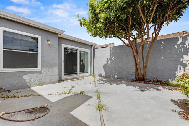 1656 Seville Street, Salinas CA: https://media.crmls.org/mediaz/a1edafac-1e0d-4b31-bc02-660ac8bb522a.jpg