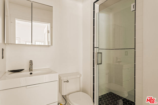 623 N Sierra Bonita Avenue, Los Angeles CA: https://media.crmls.org/mediaz/a1edc50b-8505-4617-8aa2-7962d10f491b.jpg