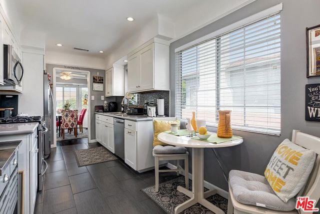 4844 W 94th Street, Inglewood CA: https://media.crmls.org/mediaz/a1edccfc-3c98-472c-9bba-853f7859b150.jpg