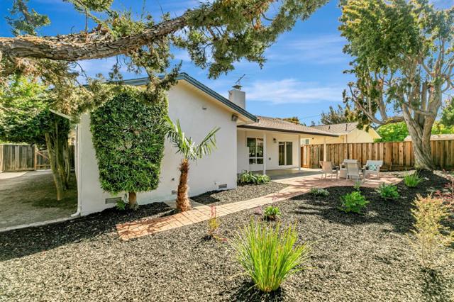657 Coleraine Court, Sunnyvale CA: https://media.crmls.org/mediaz/a1ee184a-acf3-4667-b5ff-c38ecce7f0da.jpg