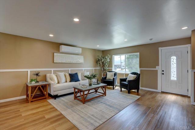 Detail Gallery Image 5 of 70 For 9579 Carlton Hills Blvd, Santee,  CA 92071 - 4 Beds | 2 Baths