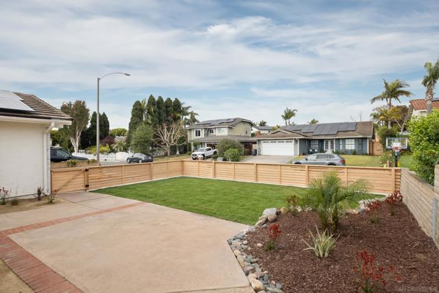 3985 Syme Dr, Carlsbad CA: https://media.crmls.org/mediaz/a1eef090-8083-4ebc-a500-1886e8bfd45c.jpg
