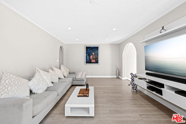 15042 Valleyheart Drive, Sherman Oaks CA: https://media.crmls.org/mediaz/a1ef55fc-eae6-45d8-bb62-9f51995dbaf2.jpg