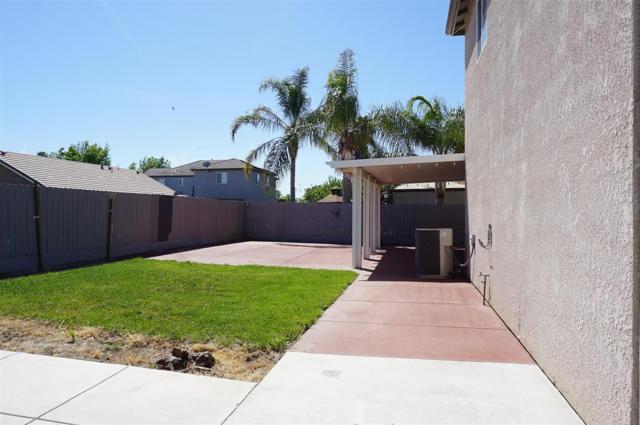 334 Honeybell Street, Los Banos CA: https://media.crmls.org/mediaz/a1efe6a2-1041-4a20-90e3-2879db11ef20.jpg