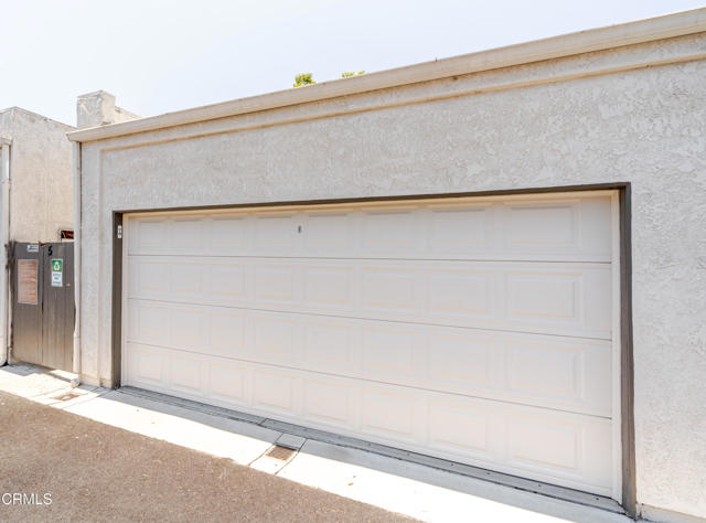 150 Majestic Court, Moorpark CA: https://media.crmls.org/mediaz/a1f02ebf-ed24-4a23-a9b4-2e02f560763e.jpg