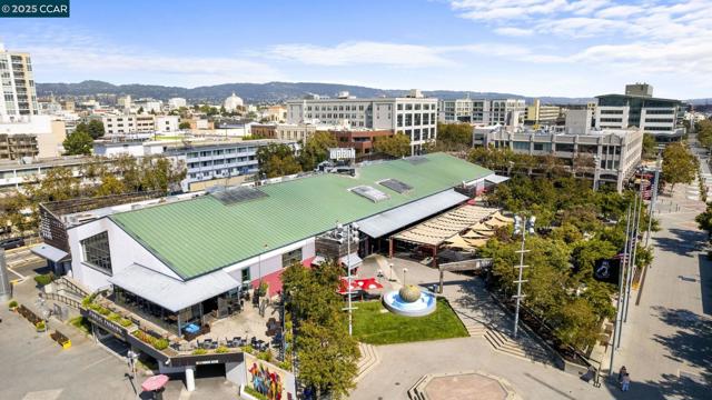 814 20th Street, Oakland CA: https://media.crmls.org/mediaz/a1f08099-a6ee-48ed-9c83-d1391dbacd67.jpg