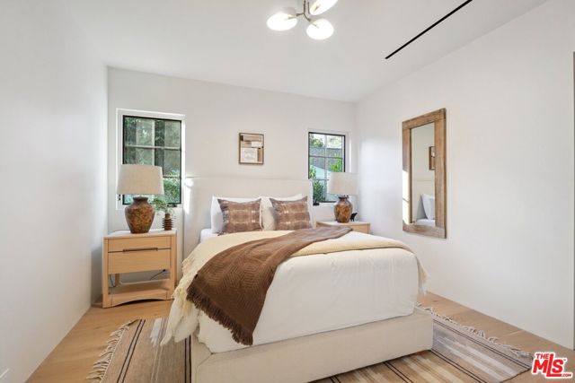 4539 Atoll Avenue, Sherman Oaks CA: https://media.crmls.org/mediaz/a1f0a45a-9783-4b33-80c9-f18883a52c54.jpg