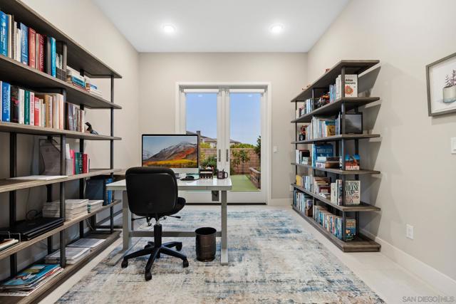 6190 Sagebrush Bend Way, San Diego CA: https://media.crmls.org/mediaz/a1f1034e-54e5-4c82-a146-cb8ba56bb64d.jpg